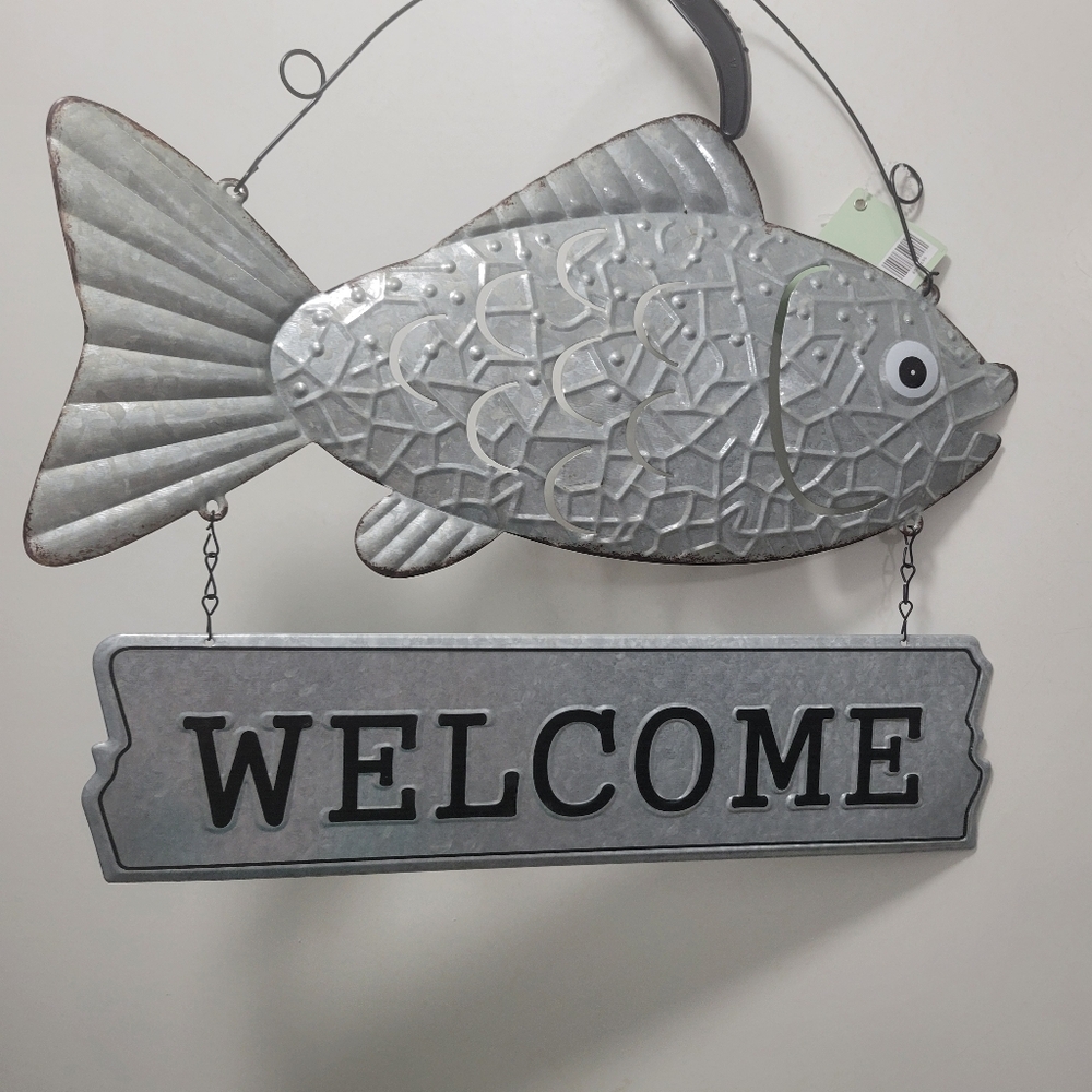 Fish Welcome Tin Sign Plaque Metal Chain Fisherman Wall Hanging Lodge Cabin NEW
